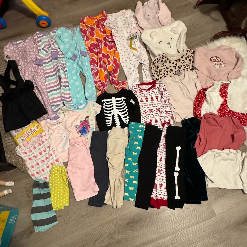 Assorted Baby Clothing Set -Size 24 Months & 2T - Picture 2 of 8